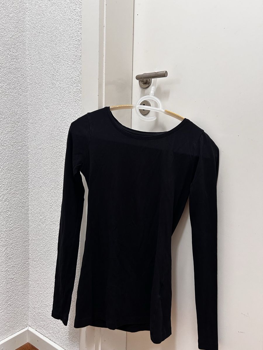 Tops: Schwarzes Langarmshirt – D'occasion à Teufen ZH par jas_8yhh