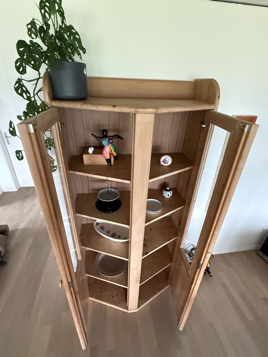 Vitrinen: Vitrine, massiv – Gebraucht aus Cham von ReUse_and_ReCycle 1
