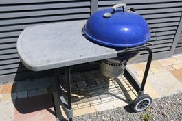 Holzkohle-Grill WEBER mit Wagen, Abdeckhaube und WOK-Einsatz