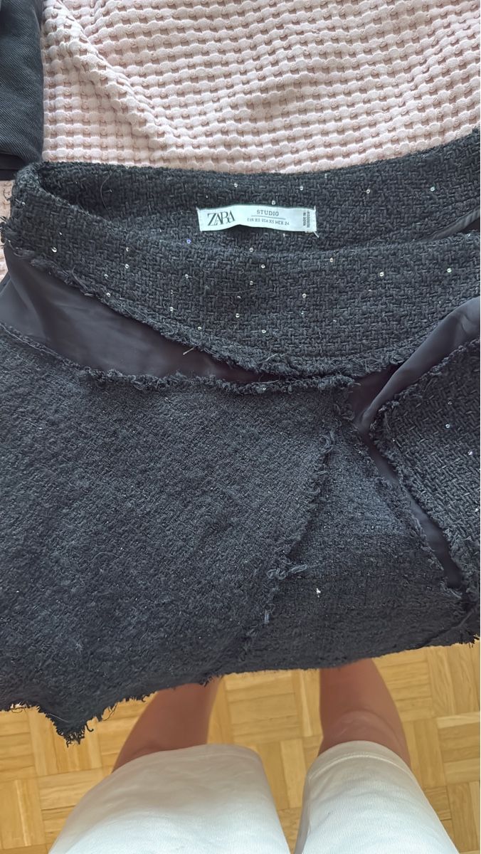 Vestiti: Veste Zara noire à sequins T. M – Nuovo (secondo la descrizione) da Chêne-Bougeries venduto da dav_x99l