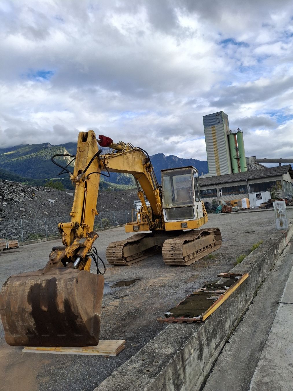 Excavateurs: Bagger O&K RH 4, 16 Tonnen Bagger – D'occasion à Untervaz par Yannick.Meier 1