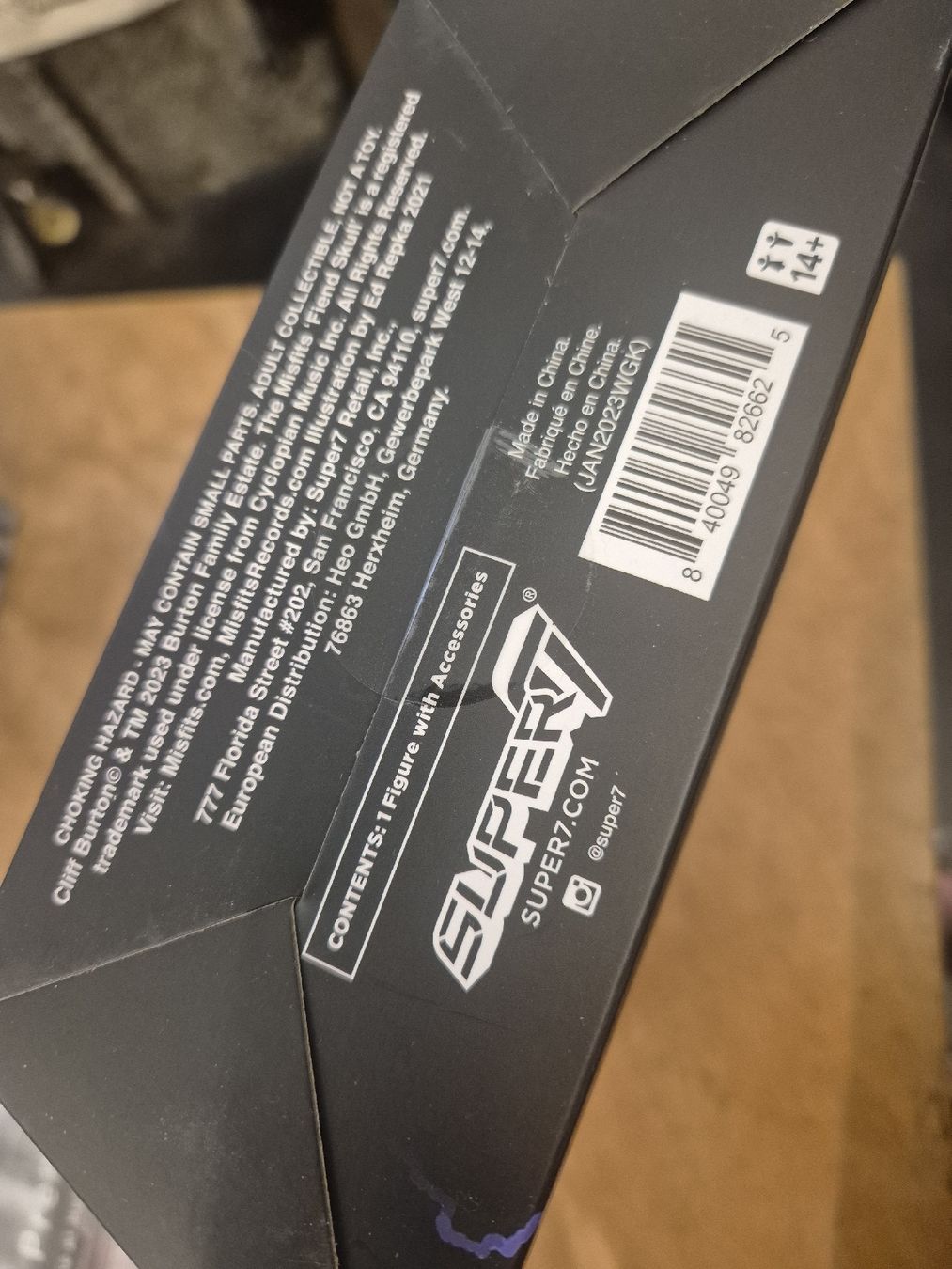 Figuren: Metallica Cliff Burton Super 7 Figure – Neu und originalverpackt aus Thun von Kissthis 3