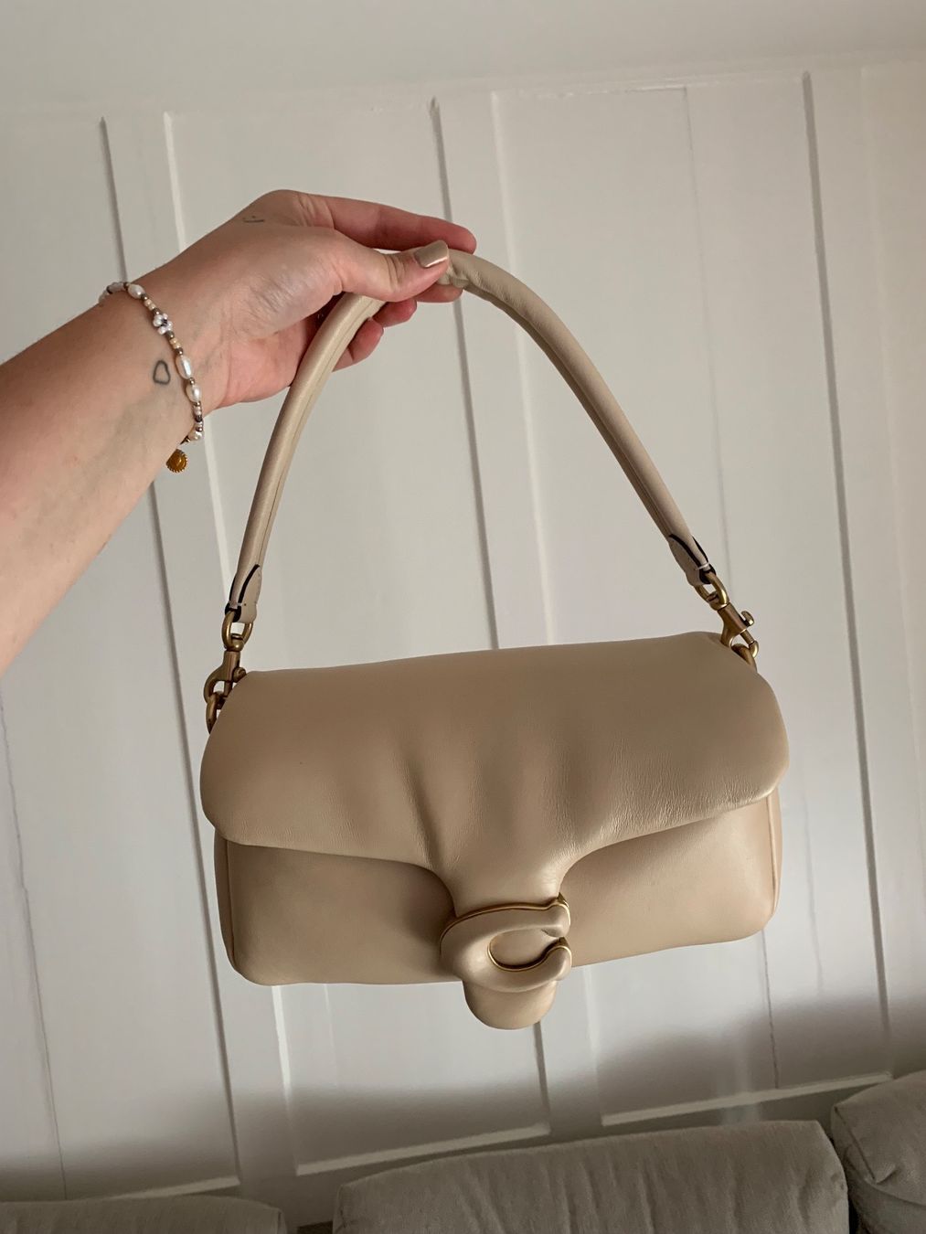 Coach Borse da donna: Coach Handtasche Pillow, beige – Usato da St.Gallen venduto da fromhandtohand