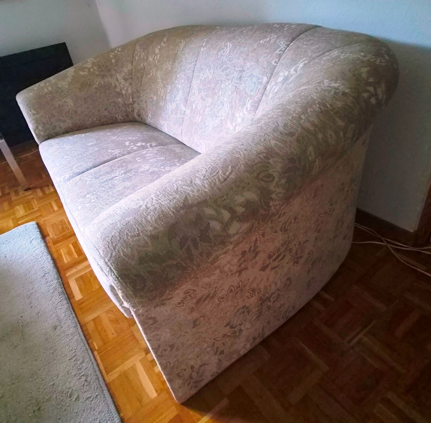 Sofas: Klassisches 2er-Sofa / Couch mit edlem Blumenmuster – Gebraucht aus Zürich von Primanoctis 4