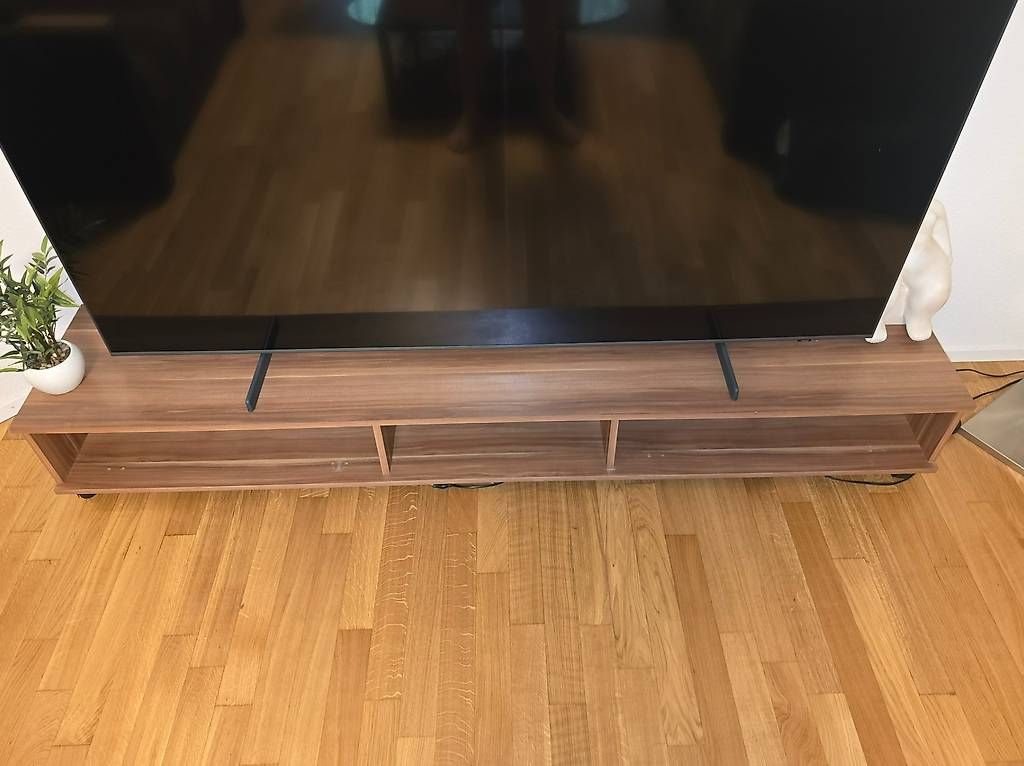 TV Möbel: Lowboard / TV-Sideboard zu verschenken – Gebraucht aus Schaffhausen von Fabian.Leu