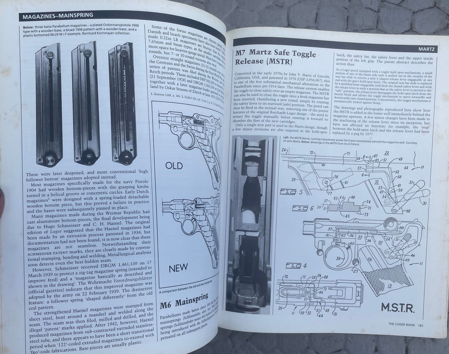 Bücher: The LUGER BOOK. John Walter 1991 – Defekt aus Versoix von HELVETICA_1 3