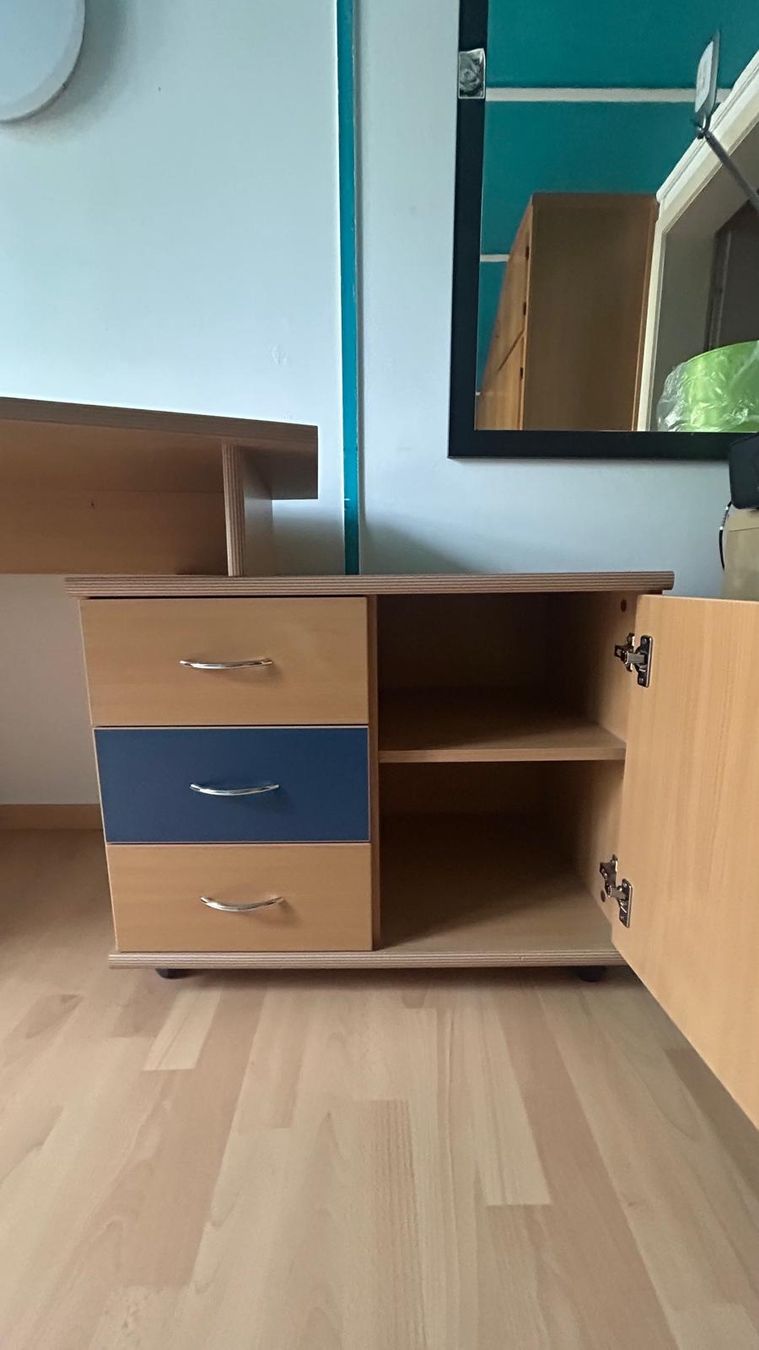 Bureaux: Schreibtisch – D'occasion à Walzenhausen par Pesch5 1