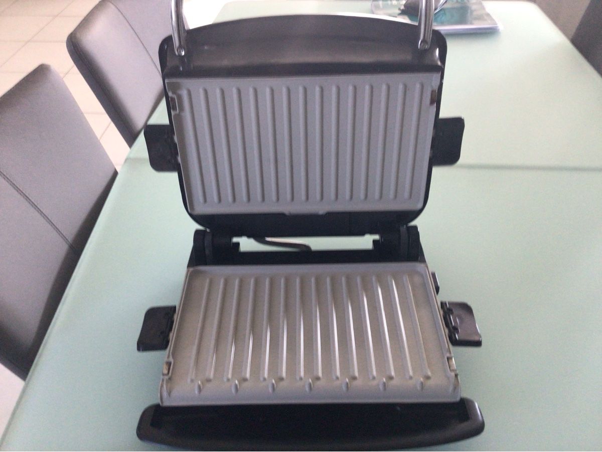 Griglie: Grill Russel Hobbs – Usato da Léchelles venduto da Alessando10 1