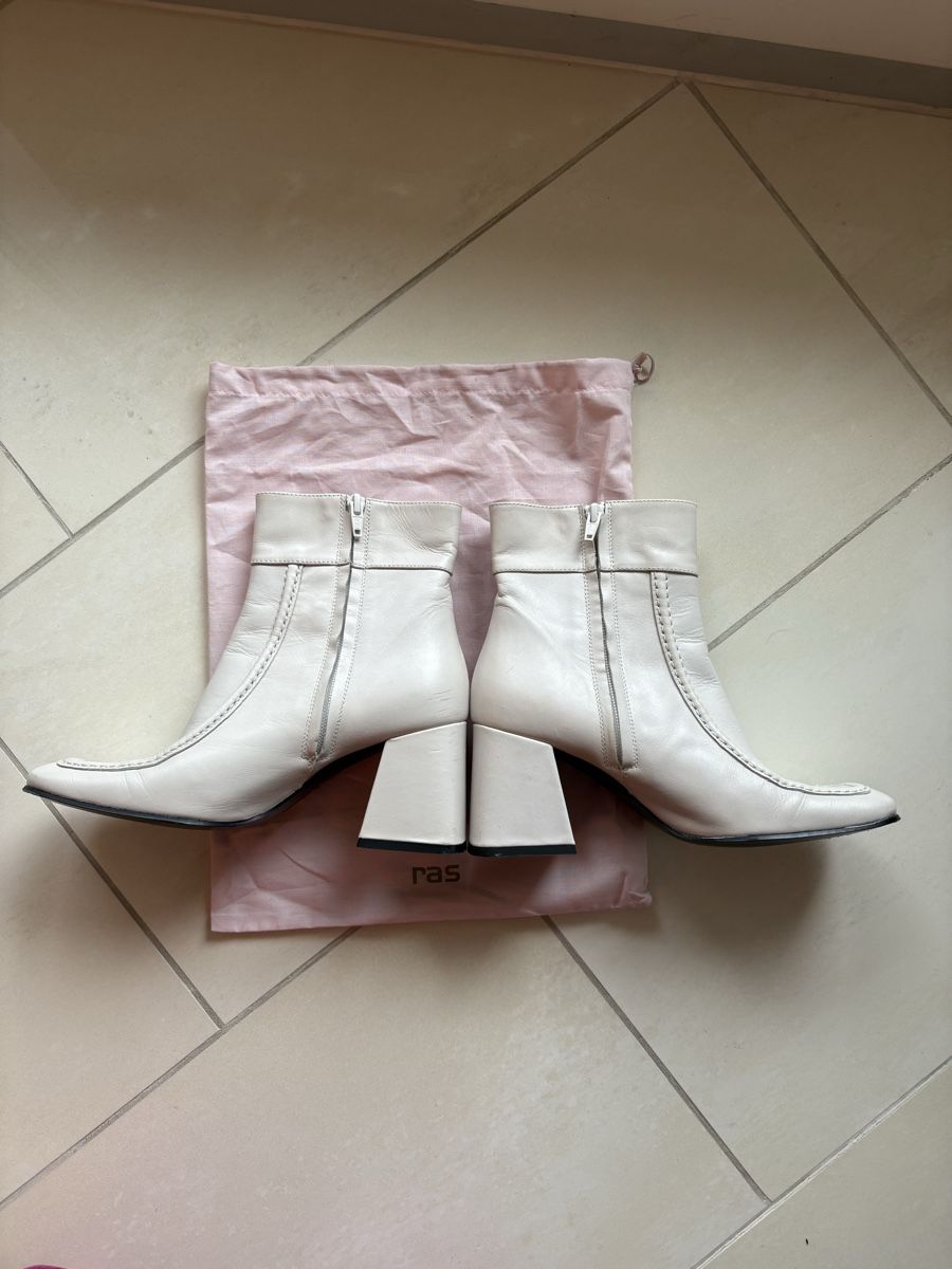 Damenschuhe: RAS Stiefeletten – Gebraucht aus Russikon von Kasabian7 2