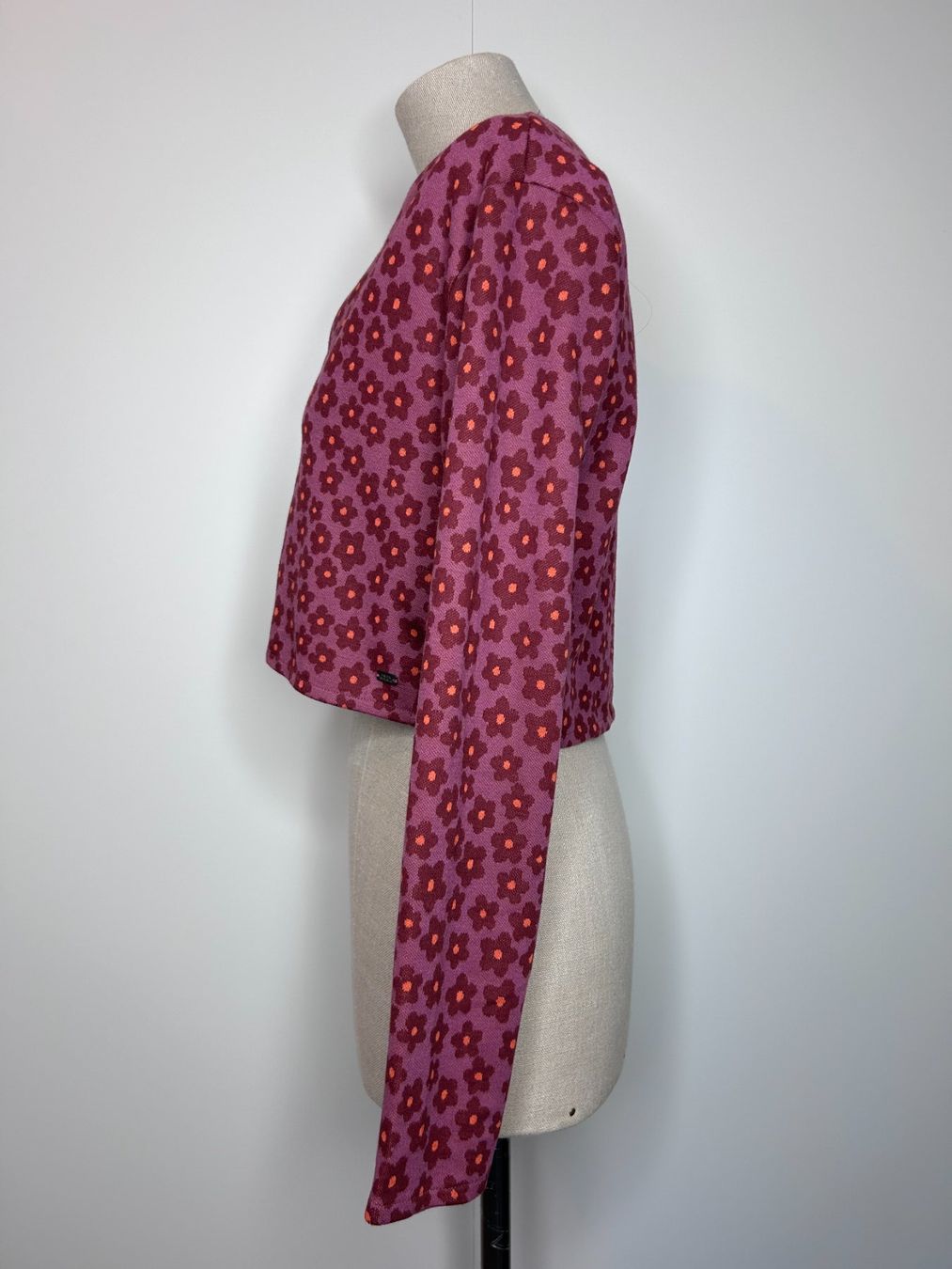 Pull&Bear Giacche: Pull&Bear Cardigan with Flowers – Usato da St. Gallen venduto da look-twice 1
