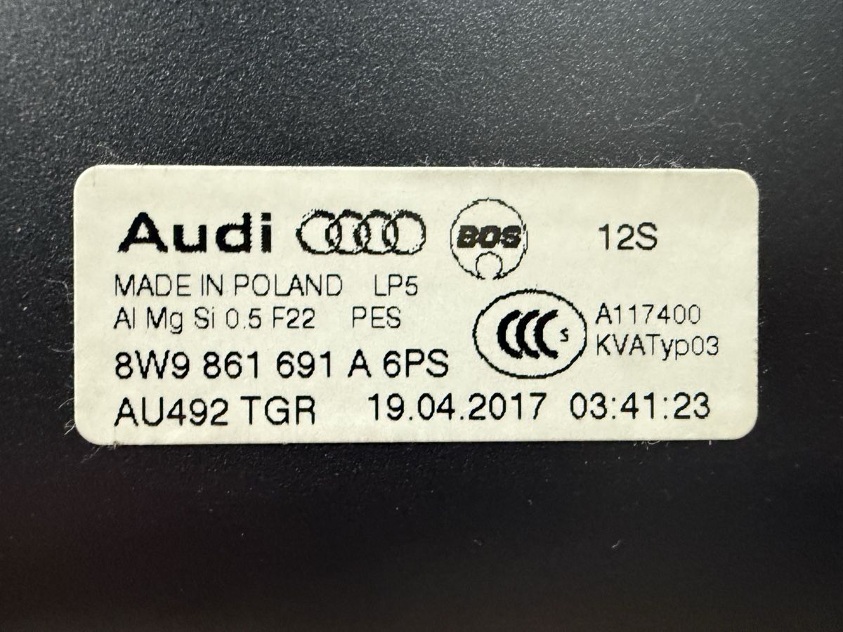 Audi Tutti pezzi di ricambio auto: Original Audi Gepäckraumrollo – Usato da Hinteregg venduto da Jazz-C 3