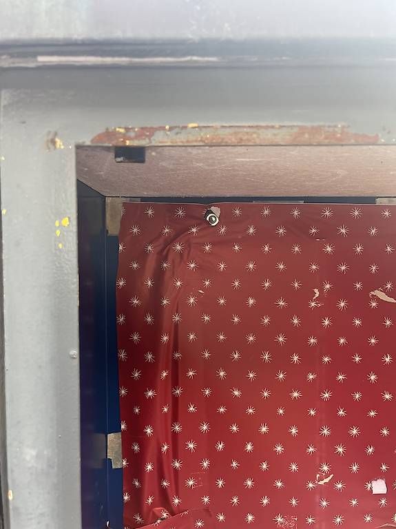 Vetrine: Schaukasten 2x 3m – Usato da Adelboden venduto da Ktiptopf 3
