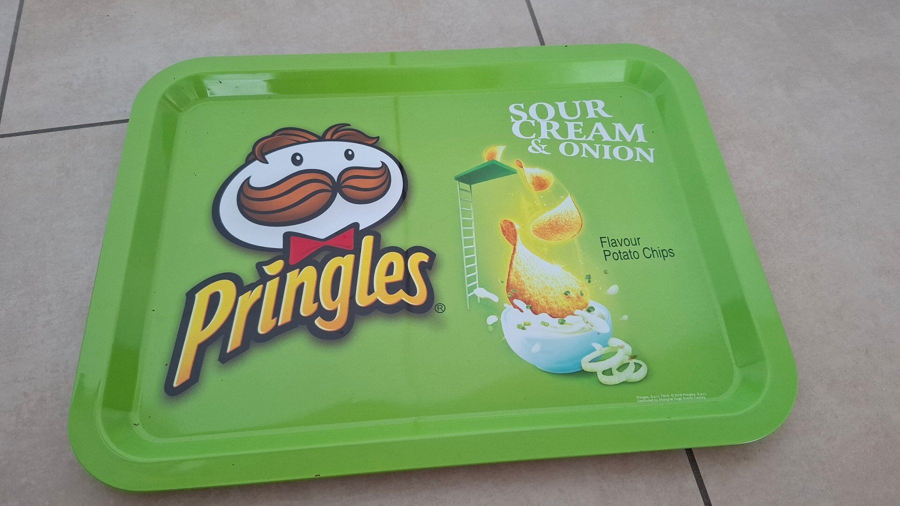 Schalen: Pringles Servierplatte / Tablett – Gebraucht aus Rickenbach b. Wil von Beautiful.Things