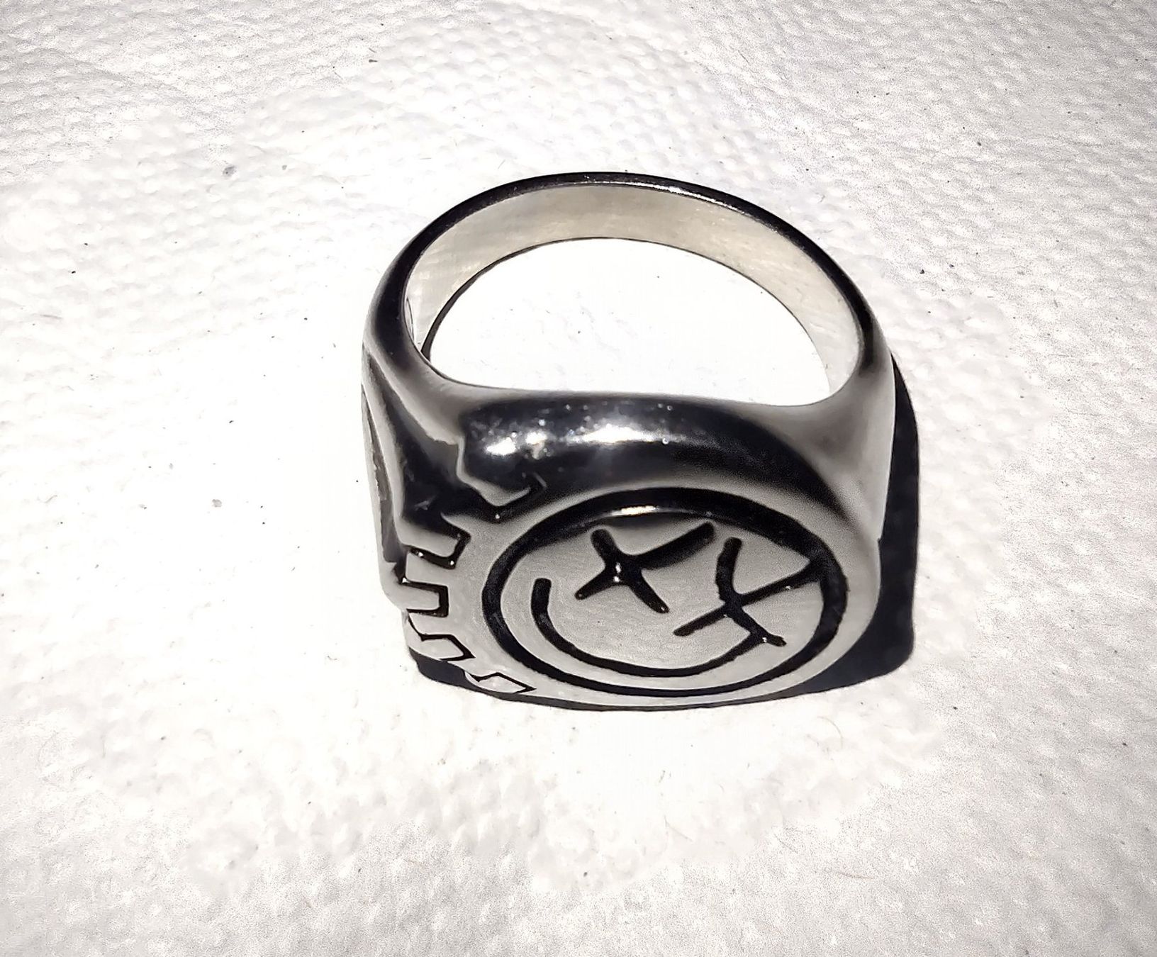 Anelli: BLINK 182 FINGERRING ** RING ** SCHMUCK ** PUNK ** – Nuovo (secondo la descrizione) da Lupfig venduto da Womewome
