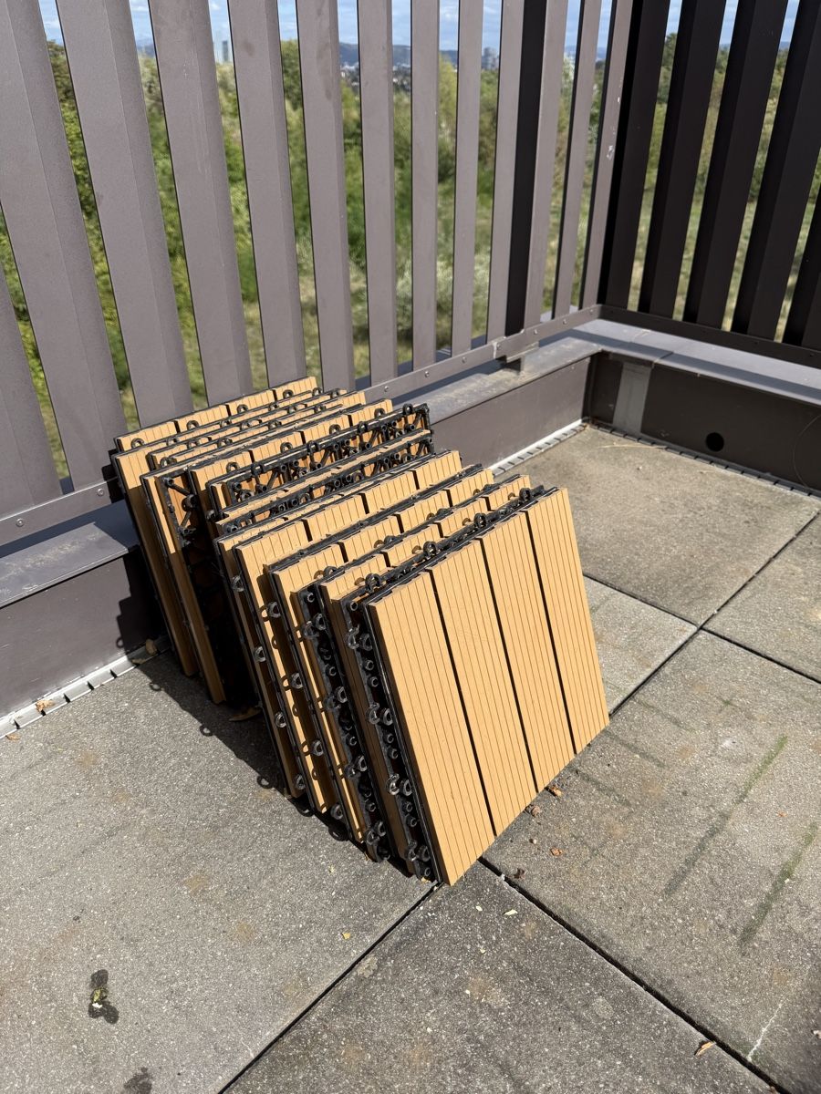 Rivestimenti per pavimenti: Schöne Balkonfliesen (9m2) – Usato da Oberwil BL venduto da lar_z797 2