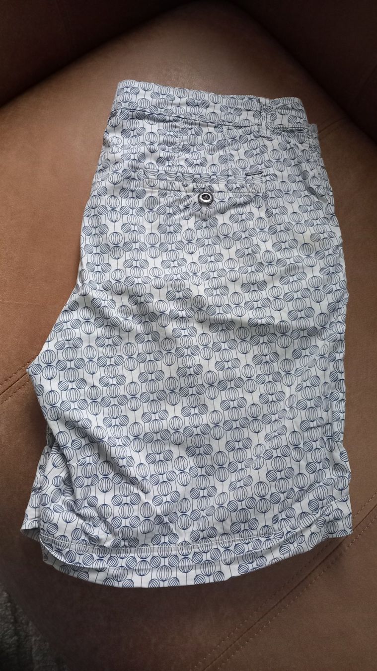 Esprit Pantaloni: Shorts ESPRIT Gr 36 – Usato da Eggersriet venduto da Taylorjam 3