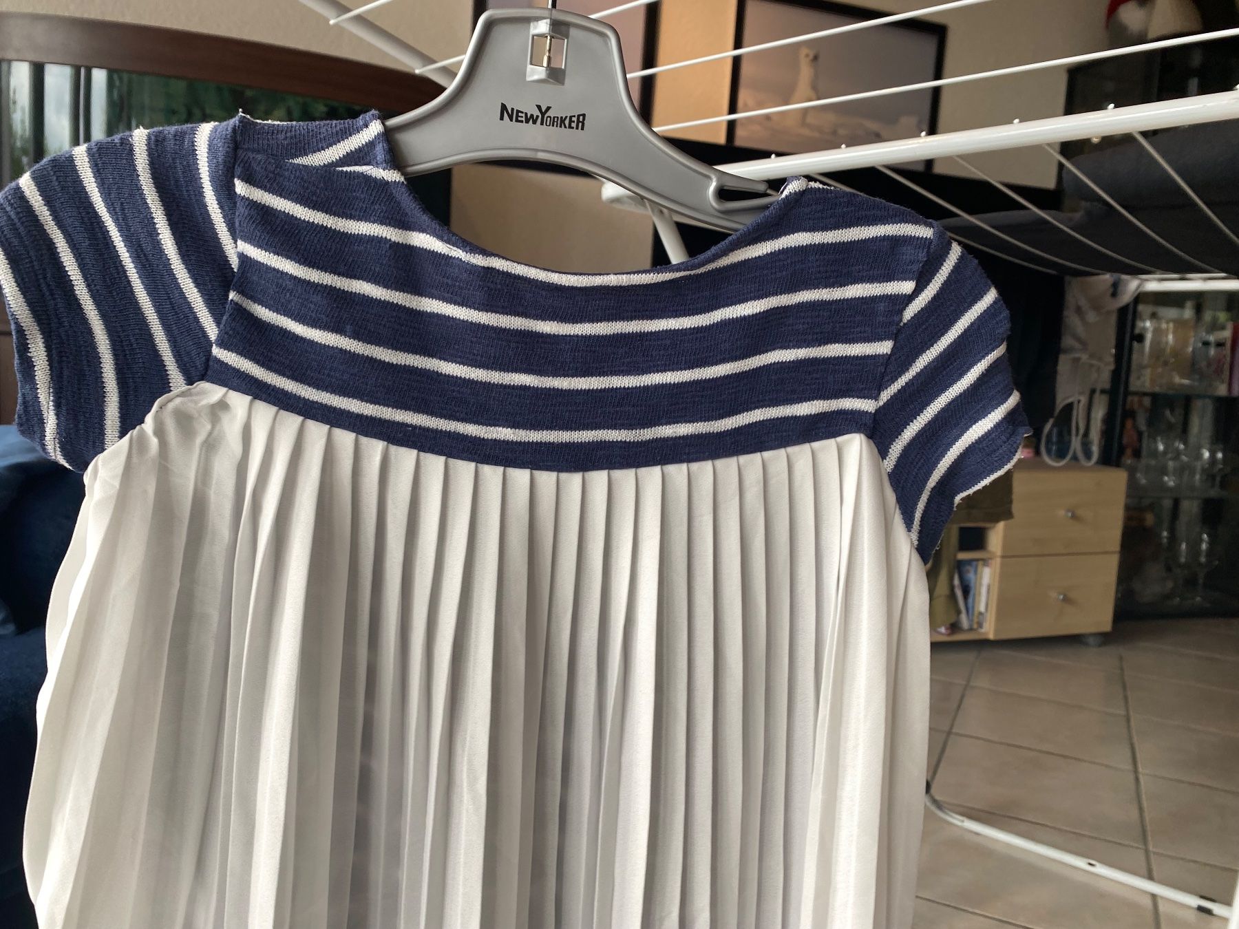 C&A Blusen, T-Shirts & Tops: Casaque 134 rayé bleu marin blanc – Gebraucht aus Orpund von Mary8972 2