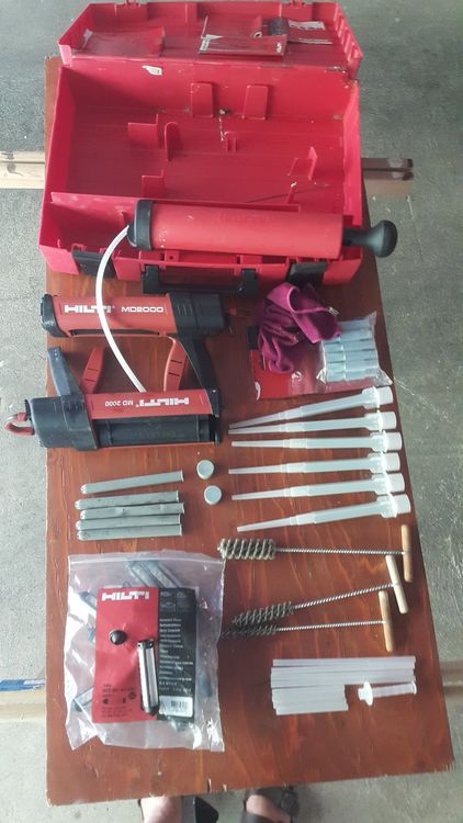 Pistolet à Colle Hilti MD 2000 + Dispenser - Pour époxy Industriel - Occasion