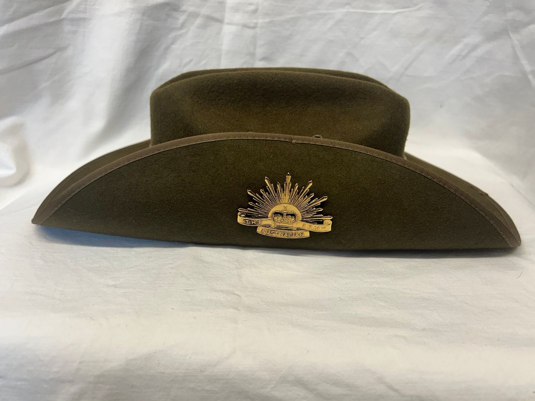 Uniformi: Australische Armee, Slouch-Hat, Grösse 58 – Usato da Sarmenstorf venduto da zefplupo