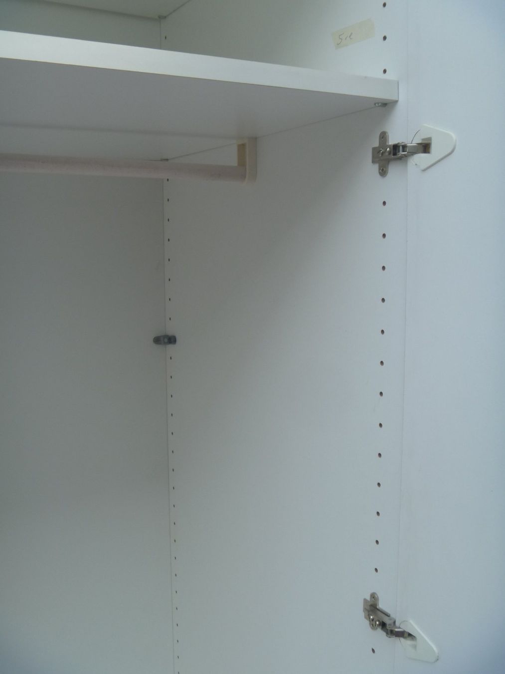 Armadi: 2 türiger Schrank Höhe: 239,4cm – Usato da Rüti ZH venduto da baumchen 5