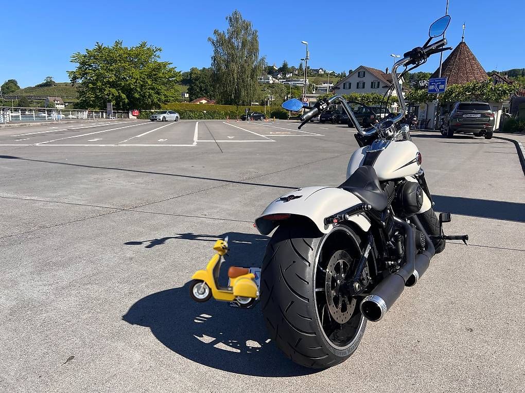 Chopper: Harley Davidson FXSB Breakout 103 - Ab MFK/Service (35KW) – Gebraucht aus Horgen von LakeSideZH 2