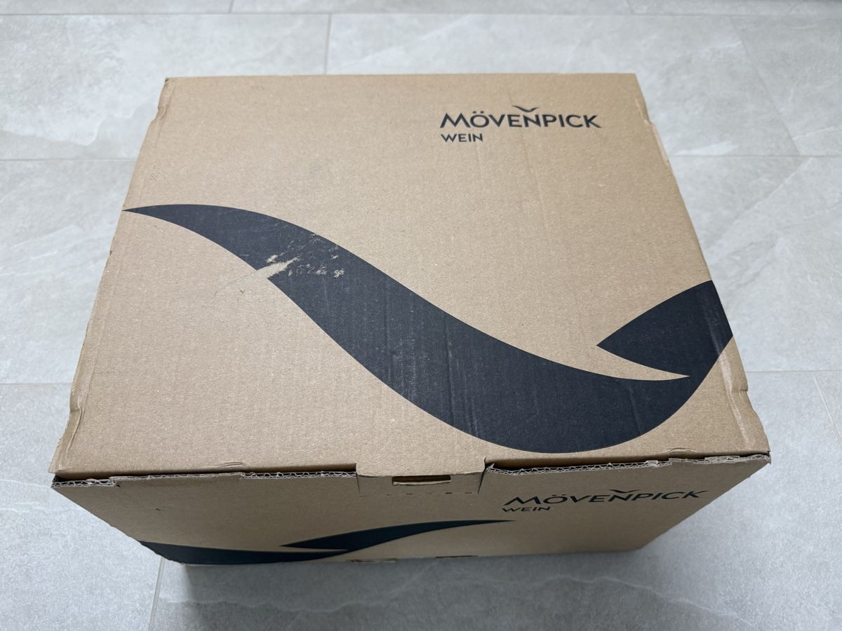 Kartons: Mövenpick 6er Weinkarton, leer, Umzug oder Verand 37.5x32.5 – Gebraucht aus Volketswil von cinicini