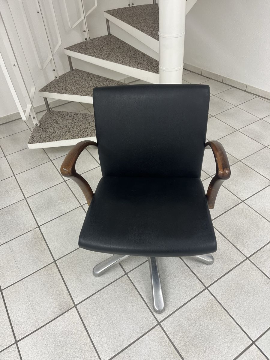 Sedie: Coiffeurstuhl mit Pumpe / Friseur Stuhl – Usato da Bösingen venduto da riedom01 2