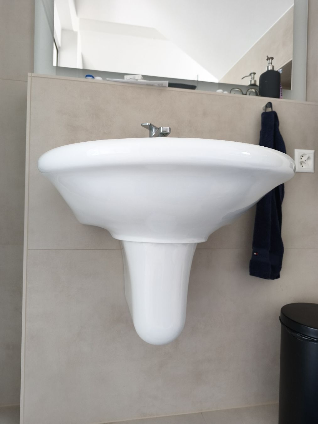 Lavabi & lavandini: Waschbecken, Waschtisch Laufen – Usato da Bergdietikon venduto da Allerlei.Dihei 1