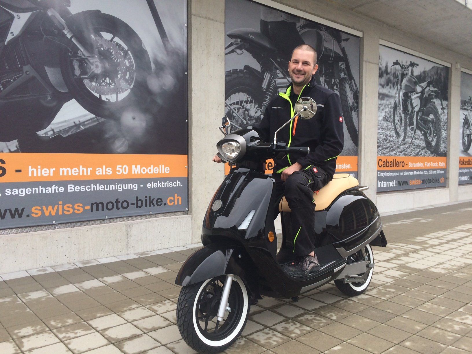 Scooter: Ausstellungsmodell E-Roller 45km/h neu mit 50% Rabatt – Usato da Seewen SO venduto da Eliane-Nora 1