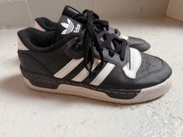 Adidas Rivalry Low Sneakers, Schwarz/Weiss, Grösse 40 2/3