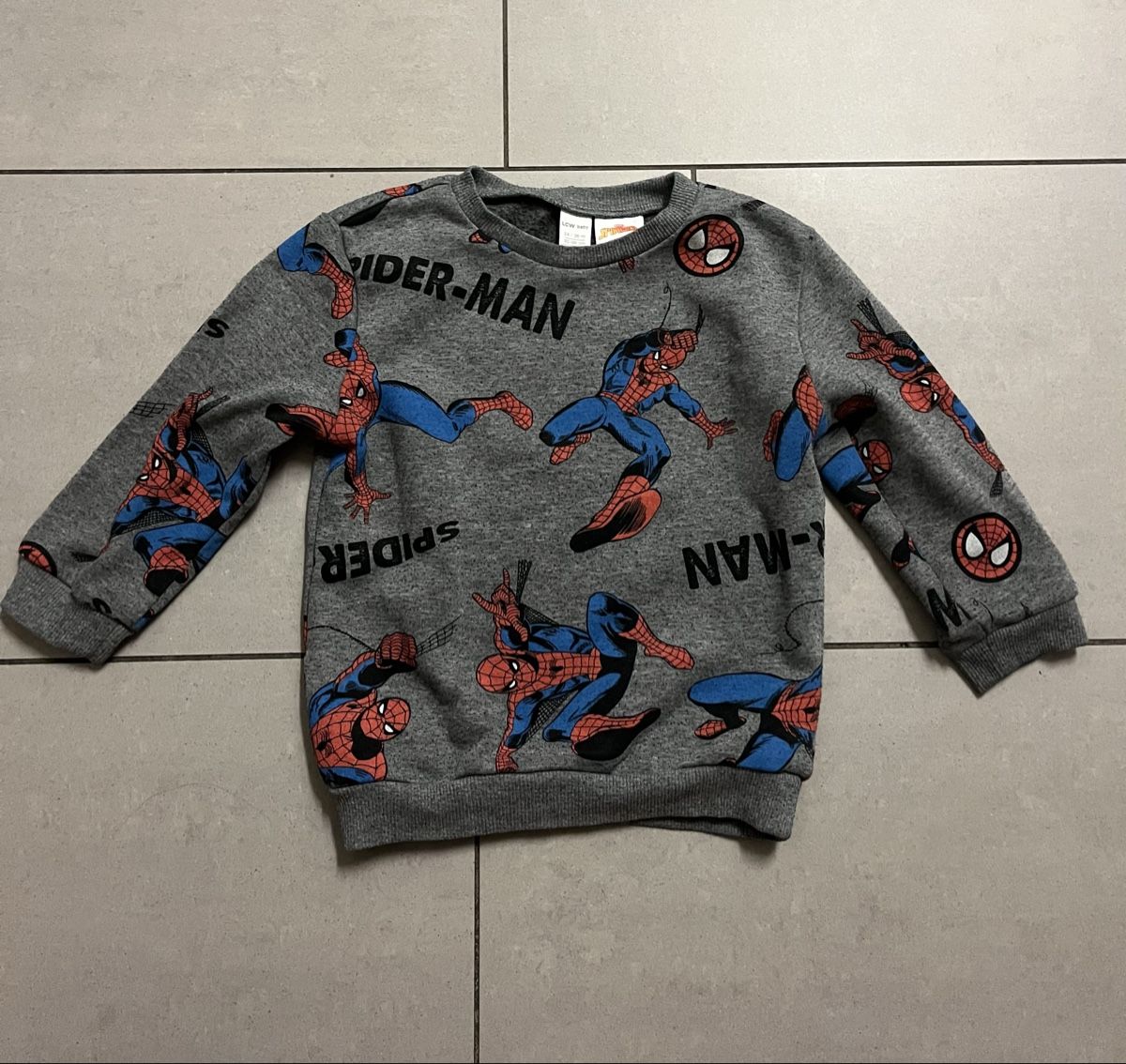 Maglioni & Felpe: Spiderman Pullover, Gr.92/98 – Usato da Zürich venduto da jmg_8005
