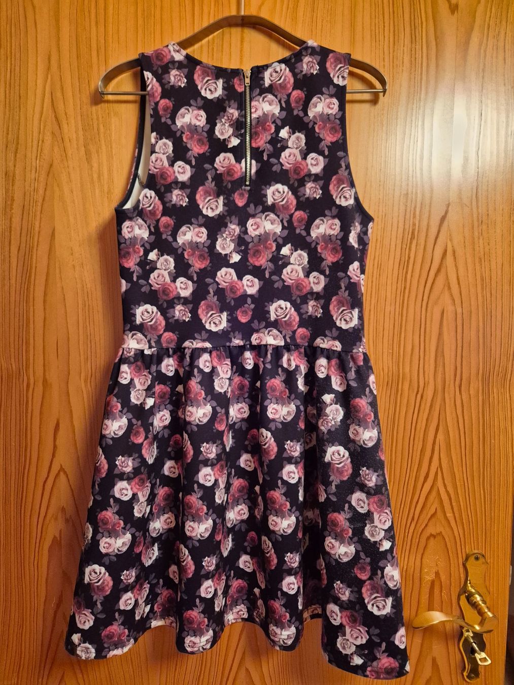 H&M Vestiti: H&M Kleid mit Rosenmuster – Usato da Walenstadt venduto da grischalounge1 1