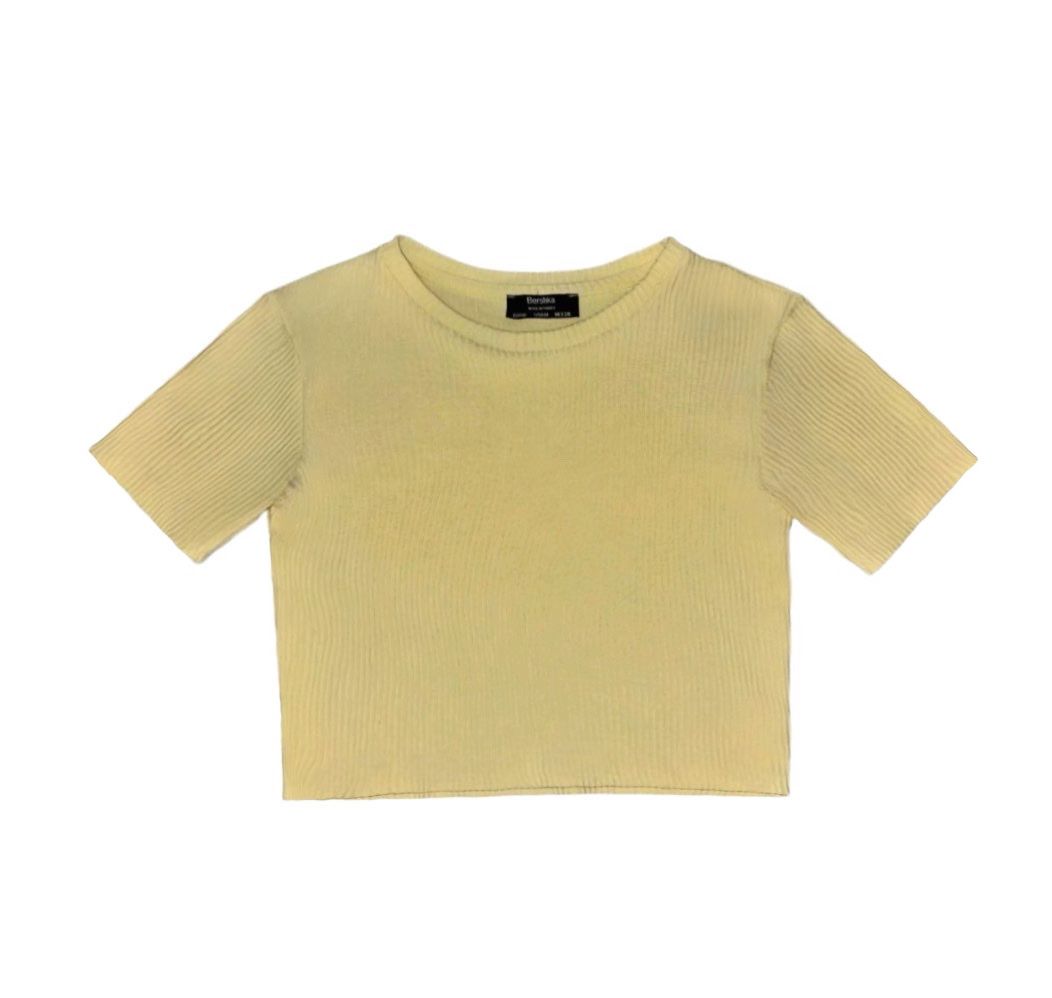 Lotti di vestiti: 4 Crop Tops Damen Bundle – Usato da Luzern venduto da Alenaluh 1