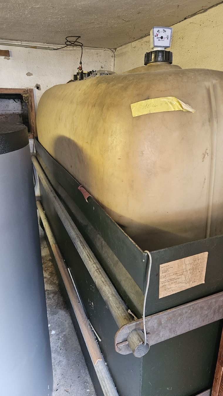 Riscaldamento: 2000ltr Öltank mit Auffangwanne – Usato da Luzern venduto da sprudelkoenig 1