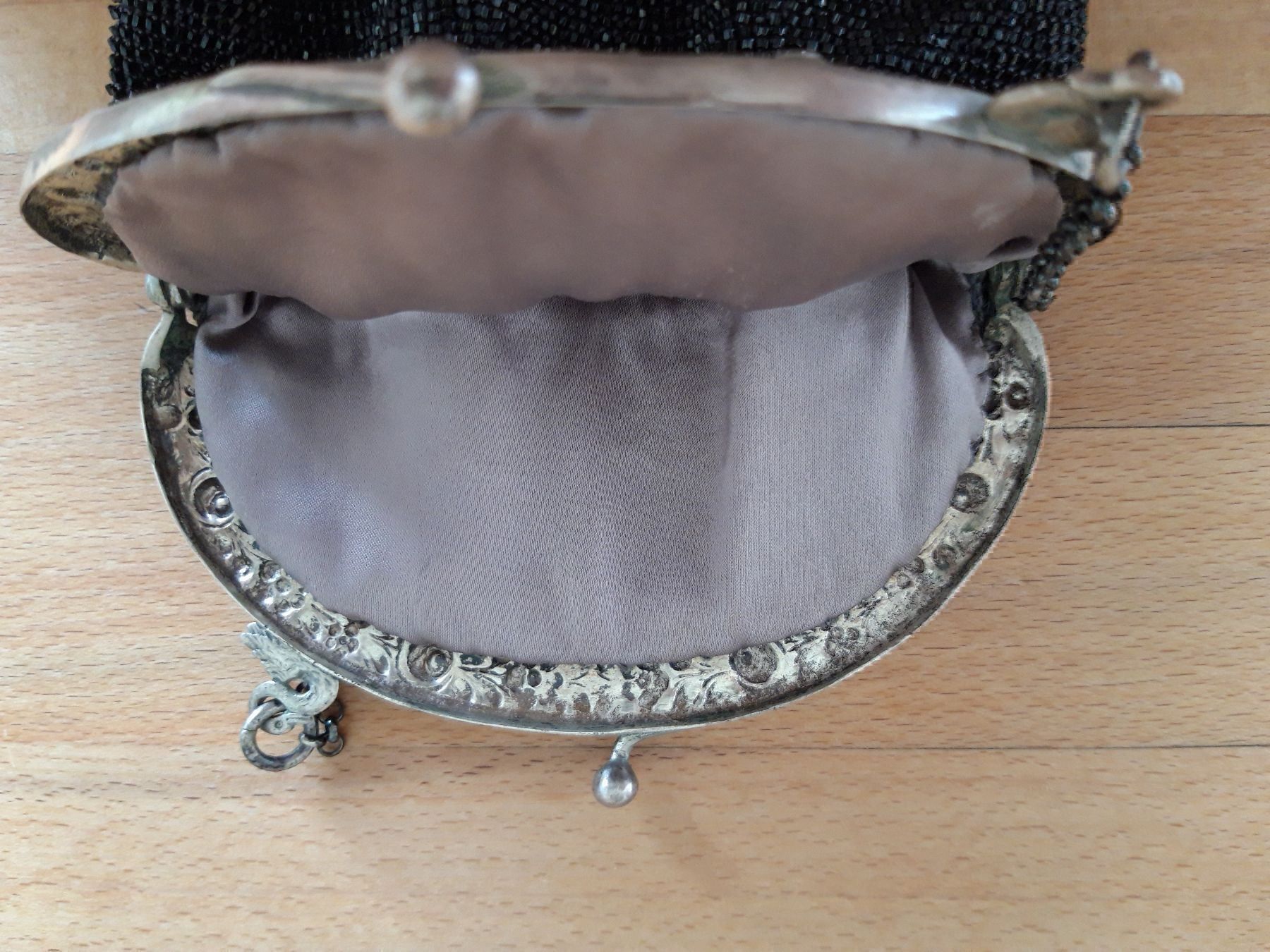 Taschen für Damen: Opern Tasche mit Silber Verzierung – Gebraucht aus Näfels von gil_sindamel 2