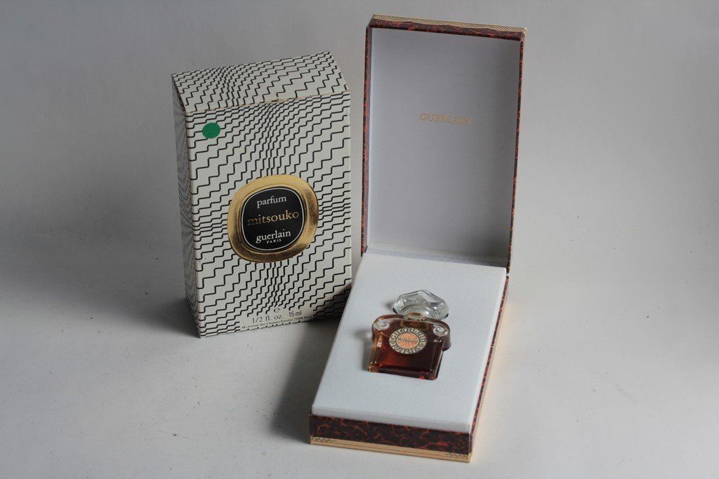 Guerlain Profumi & Eau de Toilette: GUERLAIN Flacon de parfum Mitsouko 15 ml – Nuovo (secondo la descrizione) da Vandoeuvres venduto da Dom-Tom