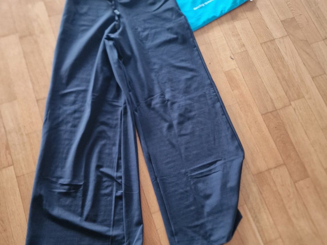 Pantaloni: Yogahose schwarz Gr. M – Usato da Gunzgen venduto da superdancer67