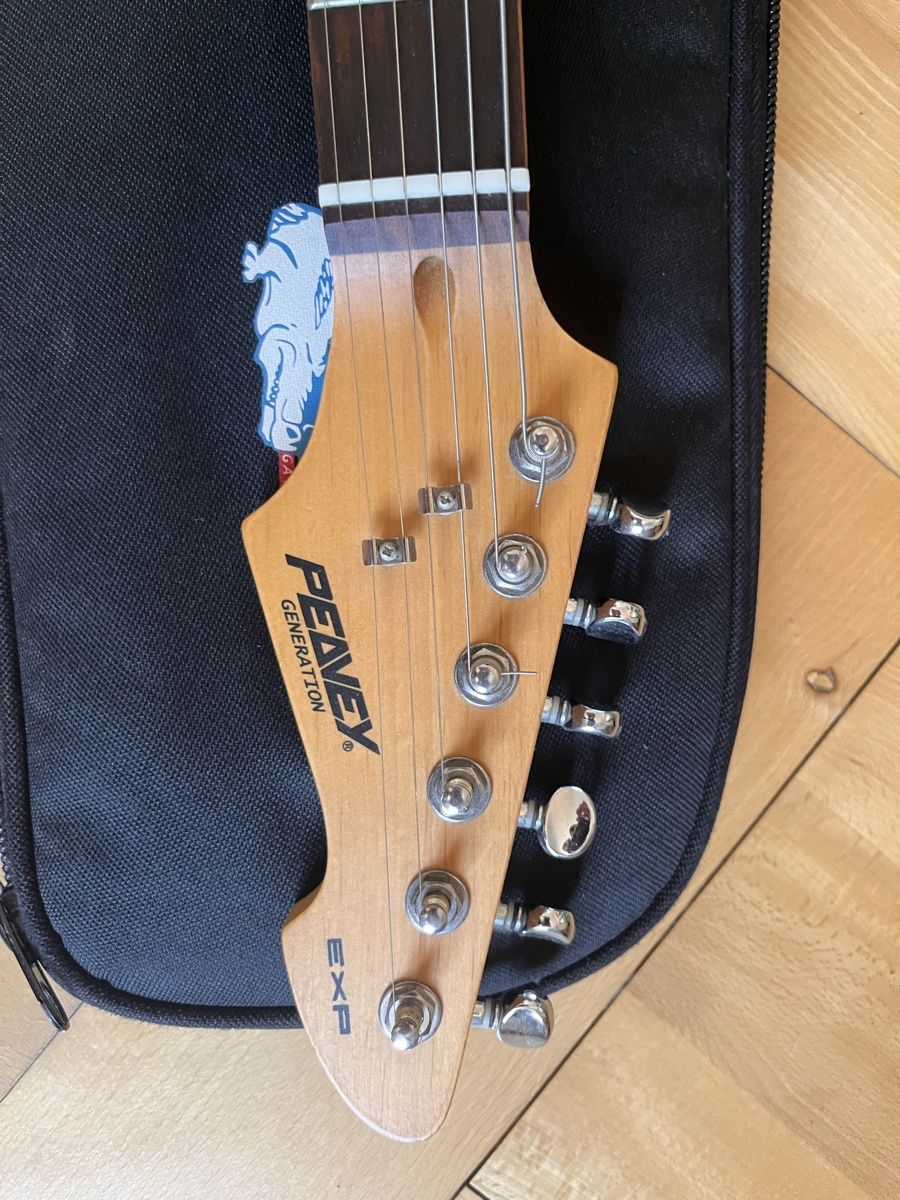 Peavey Musikinstrumente: E-Gitarre Peavey EXP Generation mit Tasche – Gebraucht aus Luzern von Mostei 2