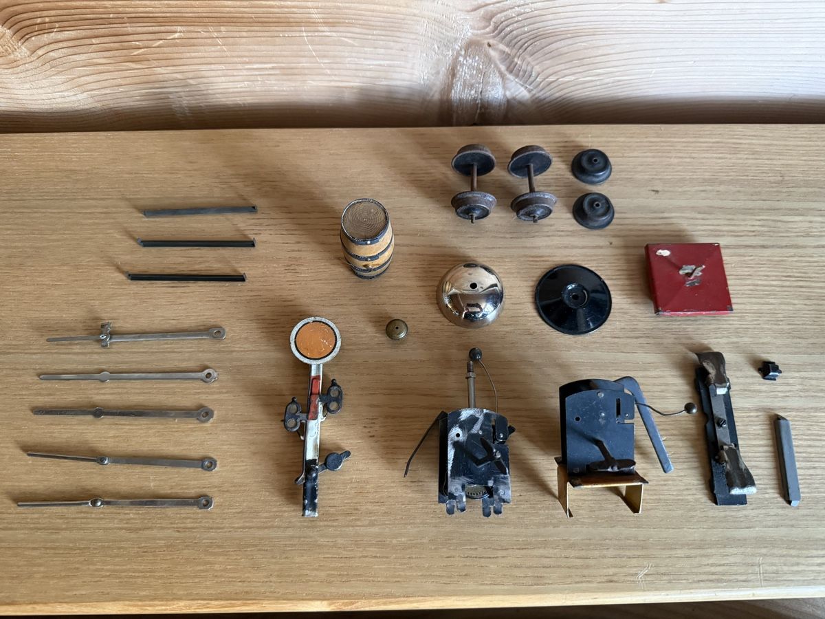 Modellini di ferrovie: Diverse Einzelteile Spur 0 Eisenbahn  – Usato da Amden venduto da vipernatter