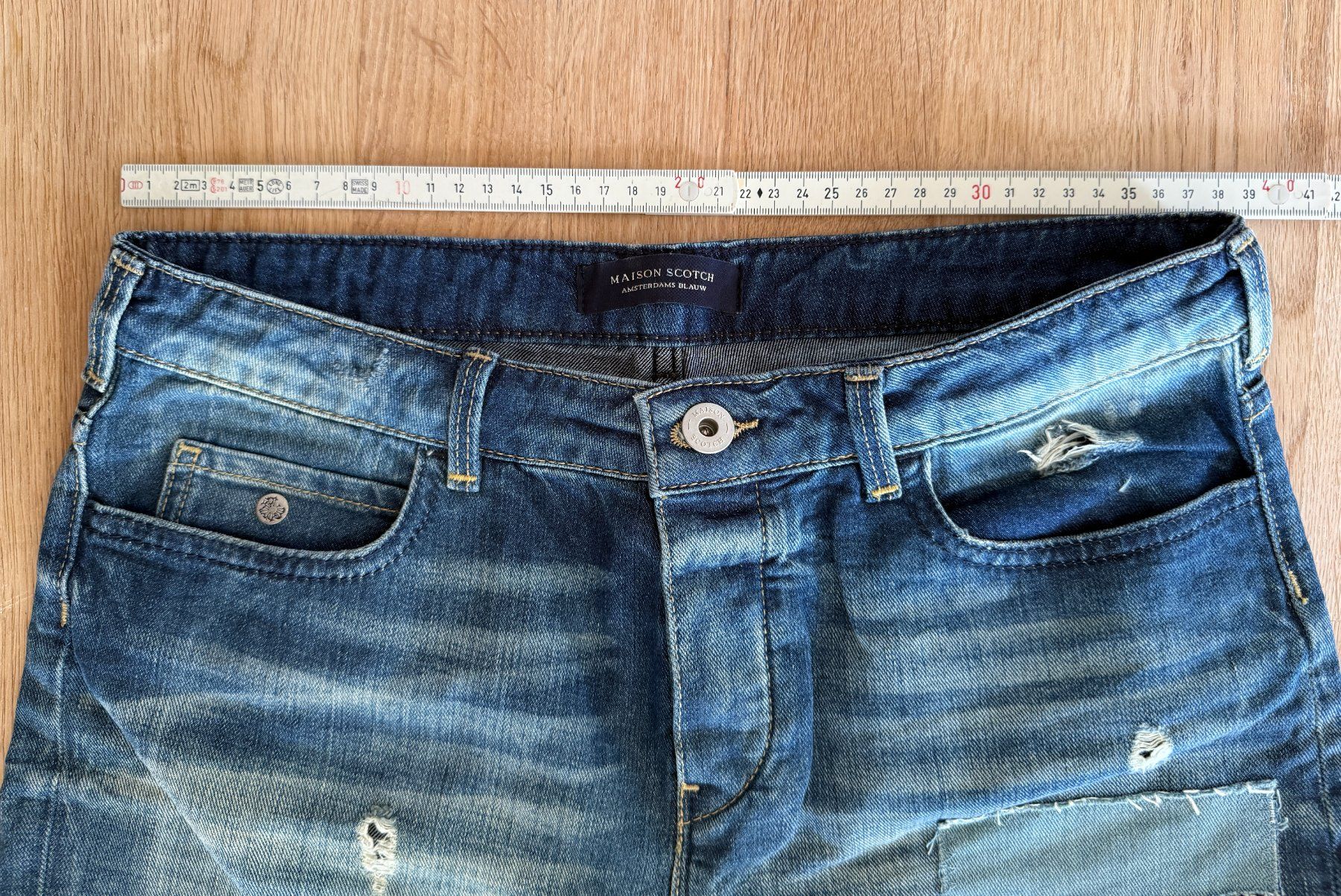 Maison Scotch Pantaloni: Spende MSF - Maison Scotch - Jeansshorts - Gr. 26 – Usato da Fällanden venduto da La_Natie 1