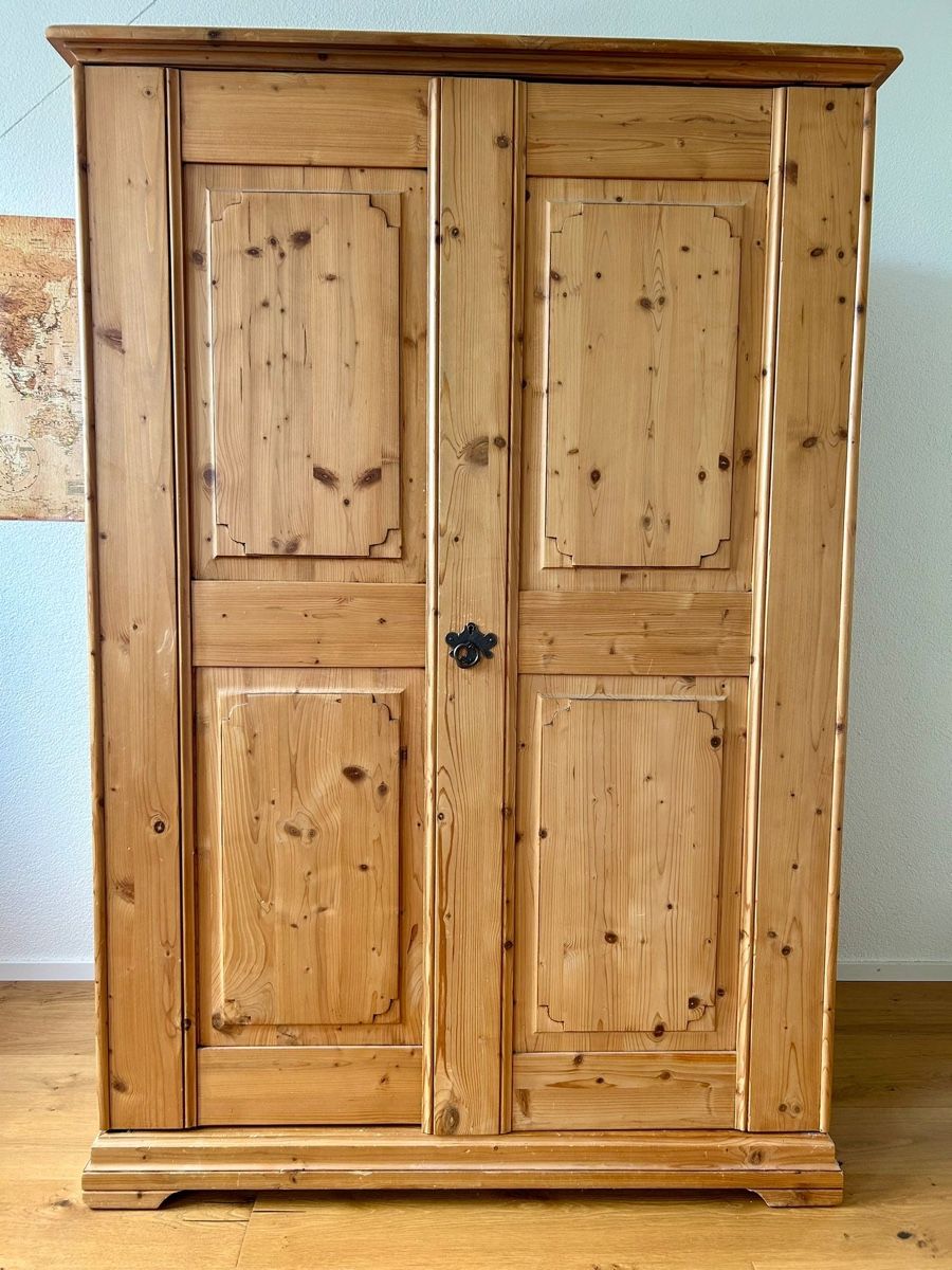 Armadi: Holzschrank – Usato da Wohlenschwil venduto da Roume86