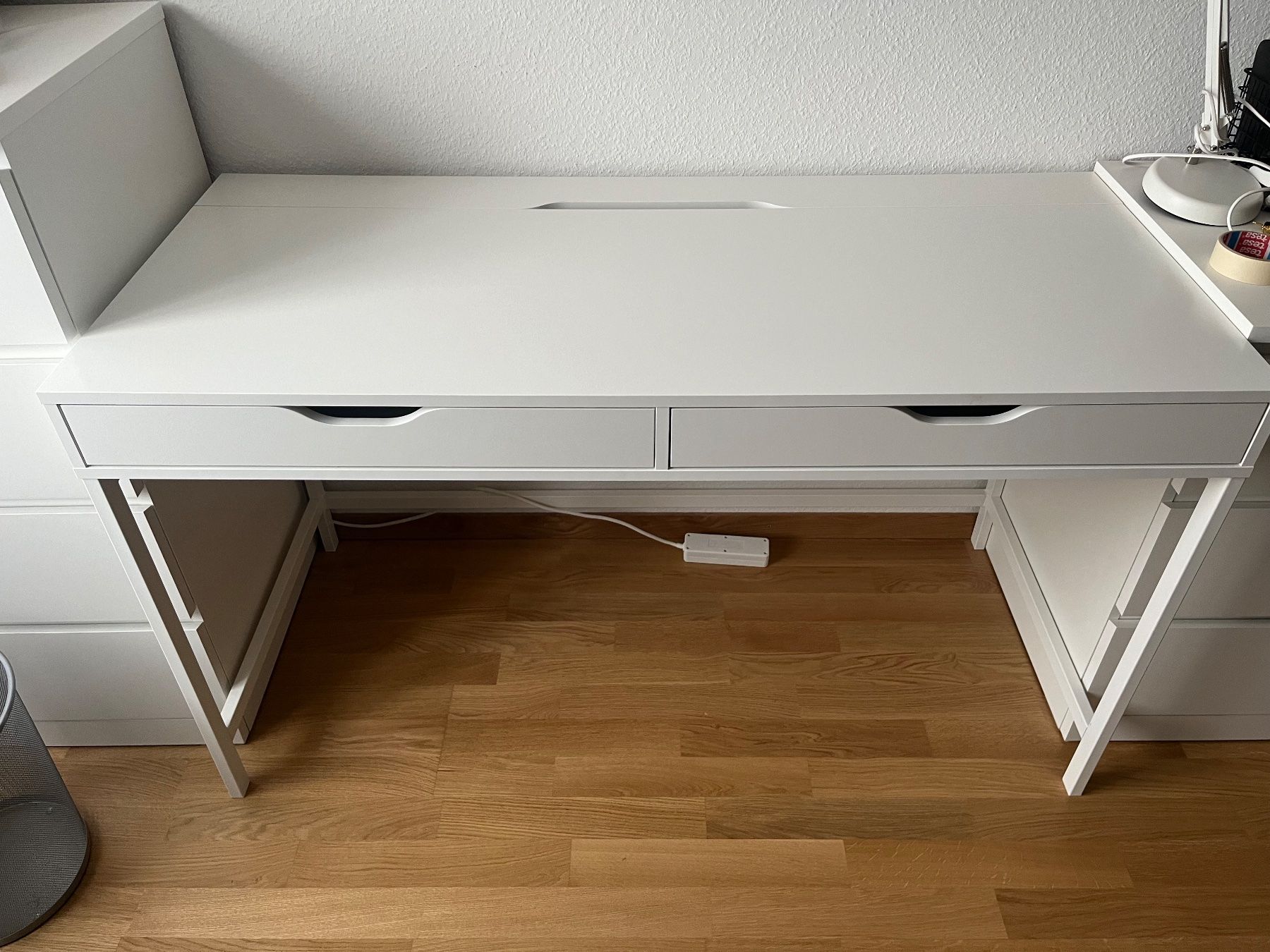Ikea Tische: Schreibtisch mit Schubladen (Ikea ALEX) – Gebraucht aus Rain von