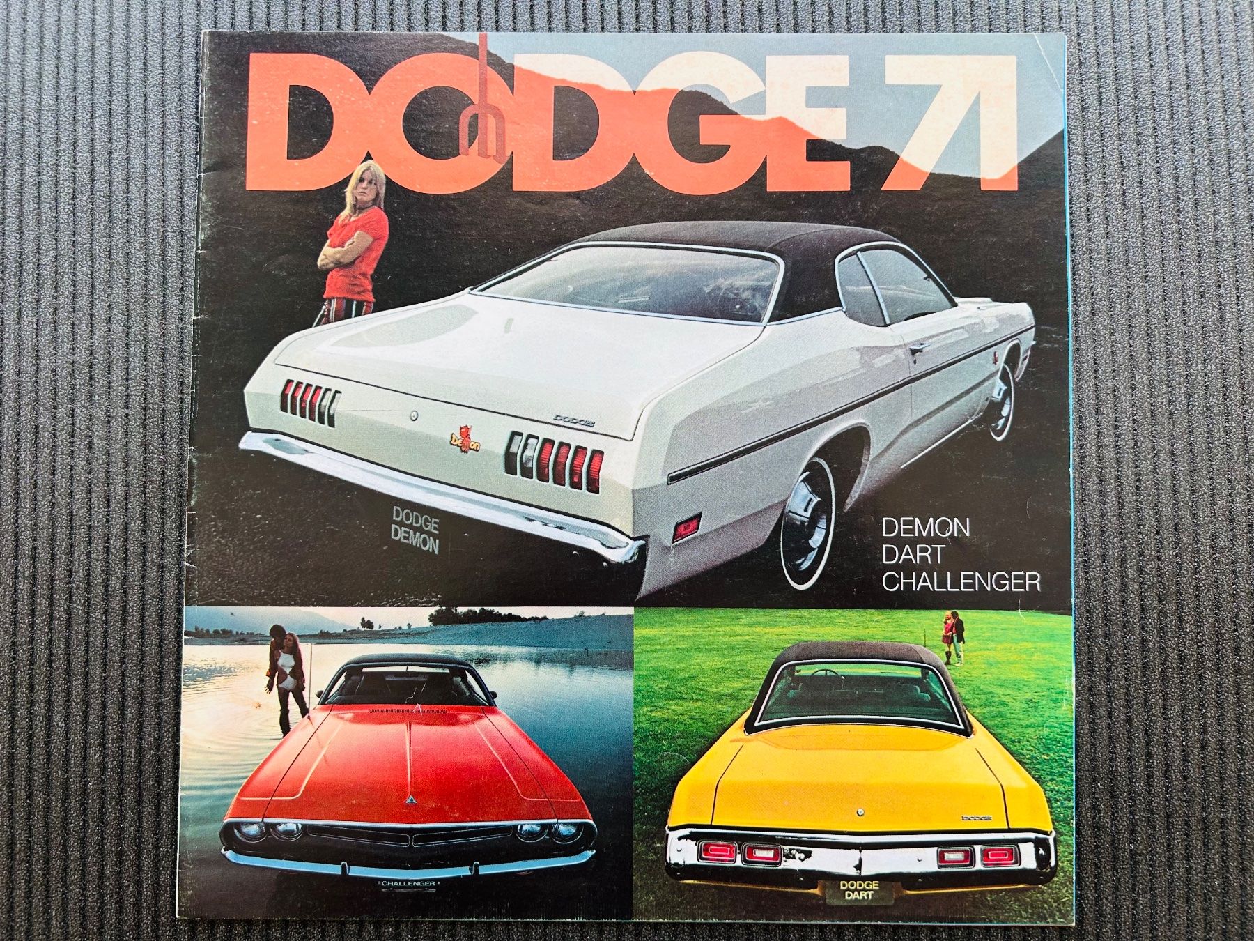 Dodge Documenti: Dodge Original Brochure 1971 Challenger Dart Demon – Usato da Herrliberg venduto da Nomad504 1