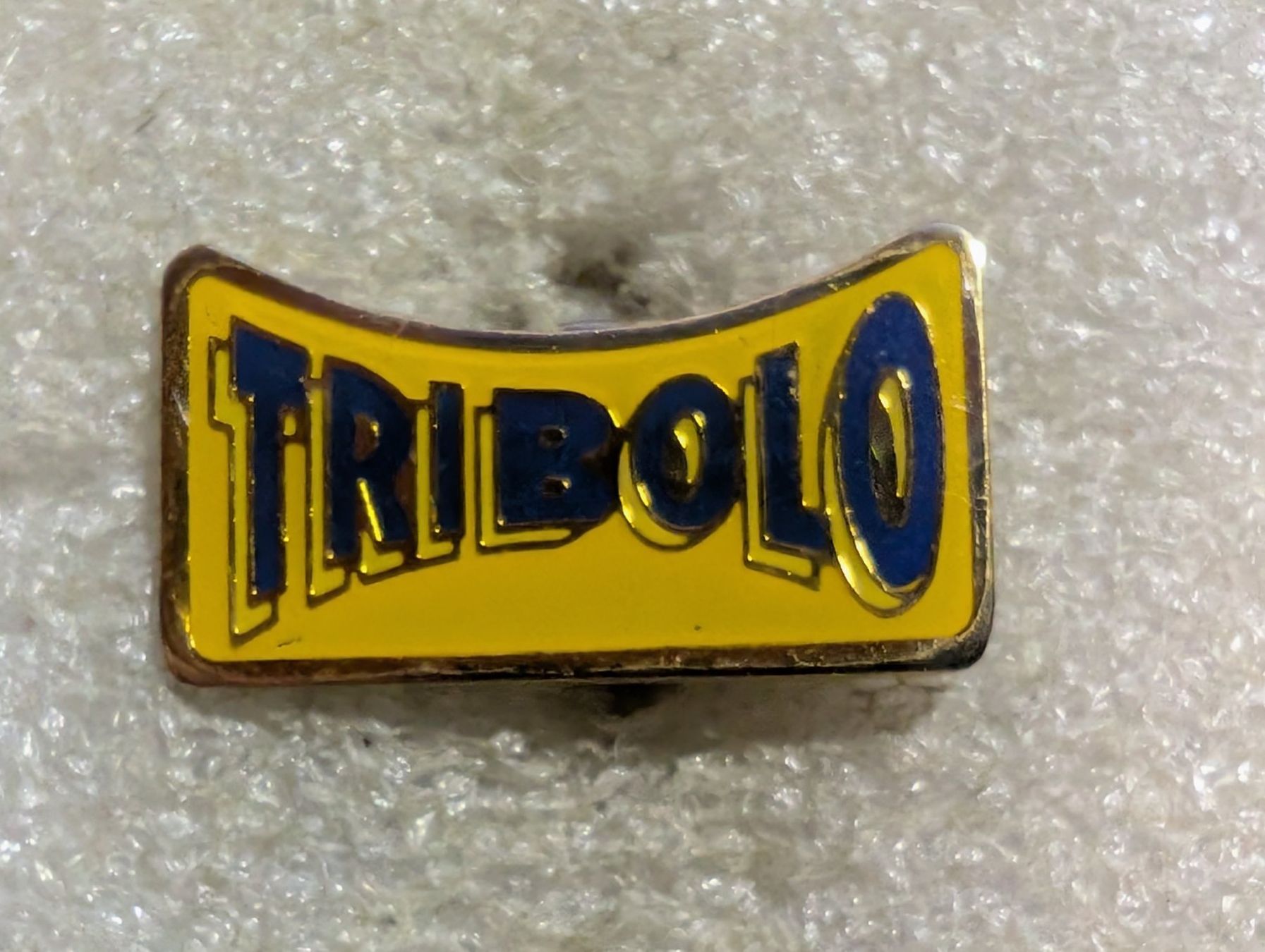 Placchette & Badge: Ansteckpin 182: Tribolo – Usato da Oppligen venduto da Pin-Fall-Shop
