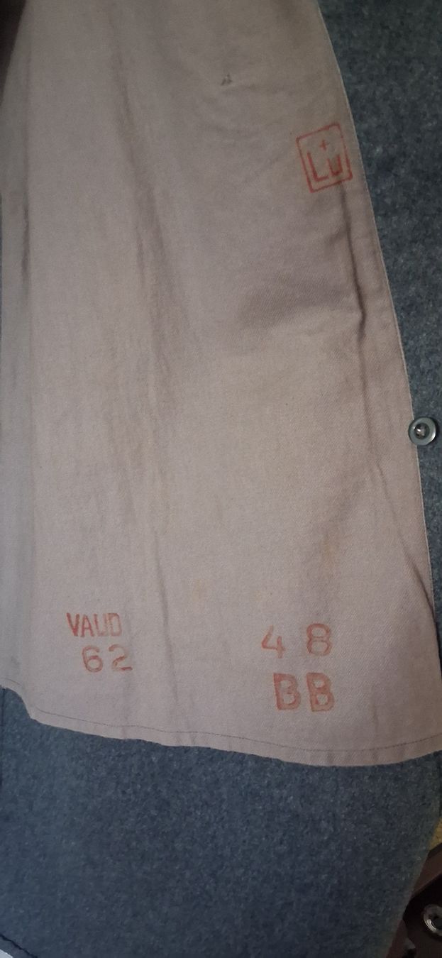 Schweizer Armee Cappotti: Schweizer Militärmantel Gr. 48 – Usato da Rüfenacht BE venduto da bav_zz8s 3