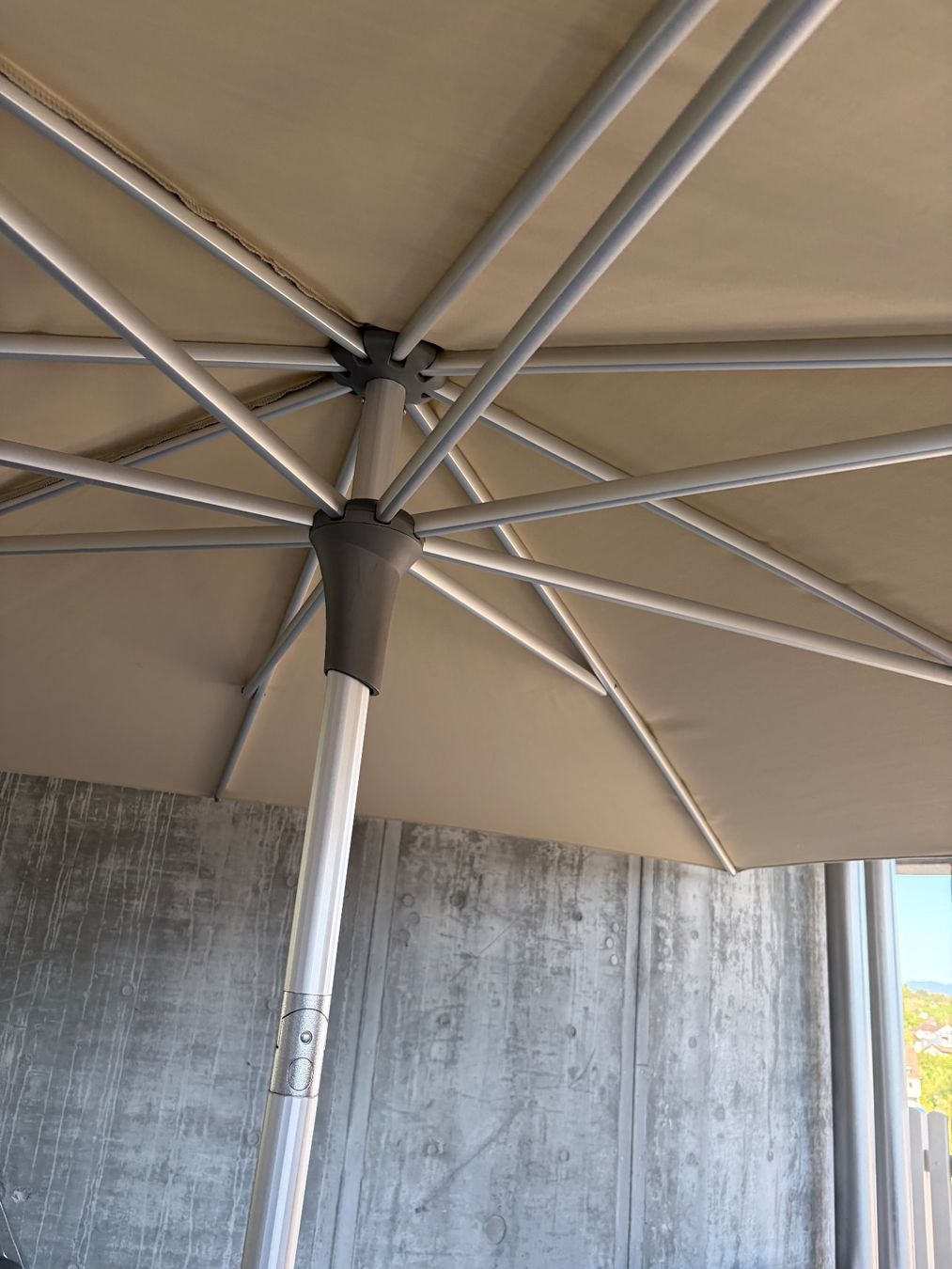 Glatz Sonnenschirme: Sonnenschirm Glatz Alu-Smart 240x240 – Gebraucht aus Uster von Schwyzli 3