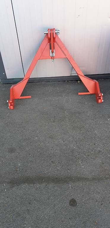 Trattori: Adapter Dreipunkt zu Traktor – Usato da Ufhusen venduto da Bamuf