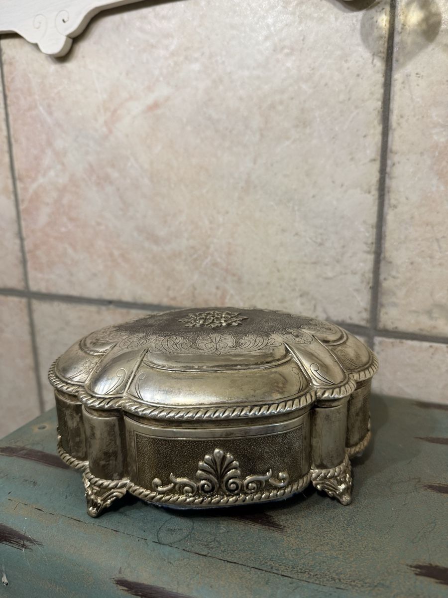 Altro in Decorazioni & Accessori: Wunderschöne Dose Metall  – Usato da Schaffhausen venduto da Ibag