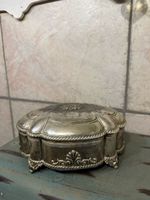 Wunderschöne Dose Metall 