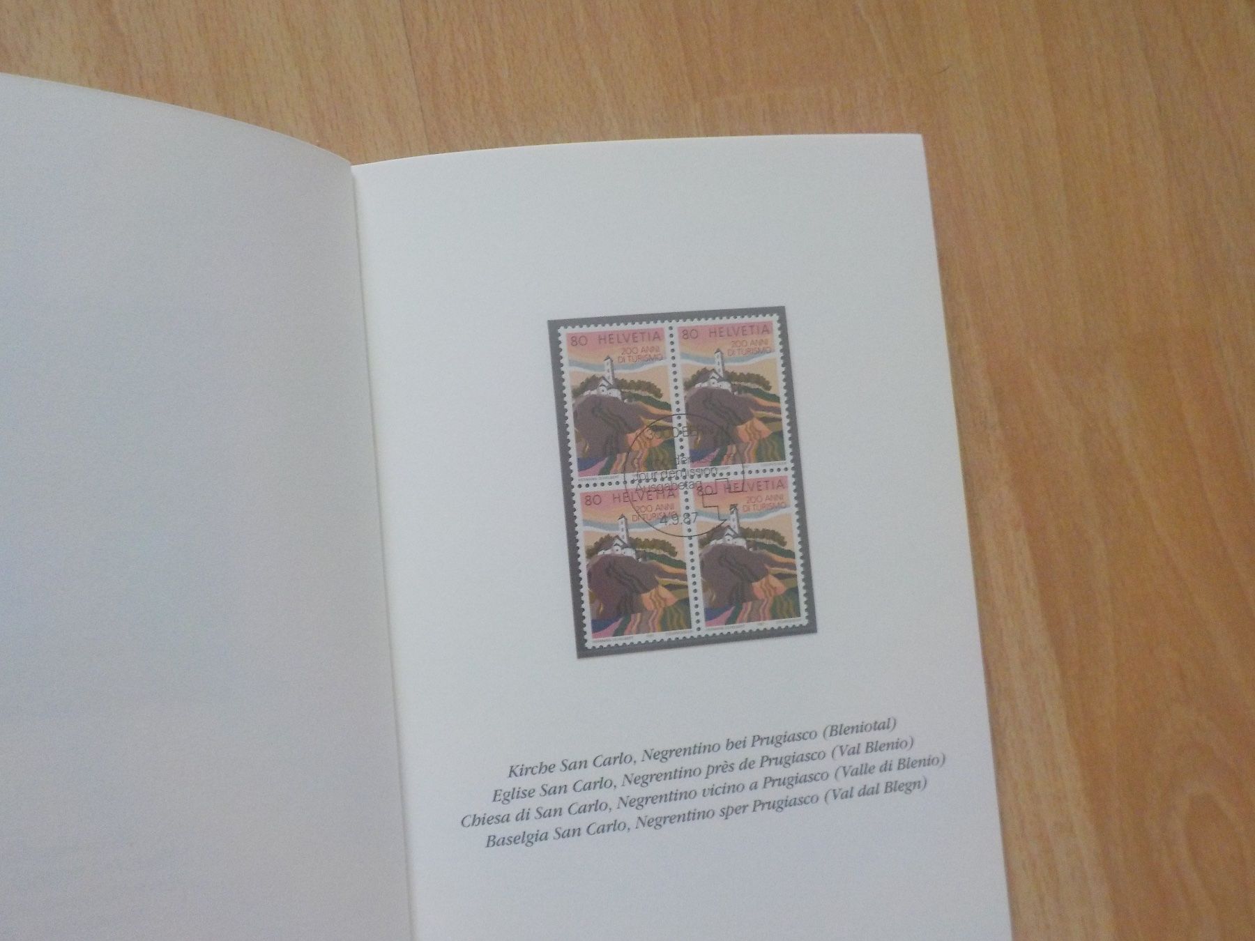 Album: 3 Briefmarken Alben HELVETIA – Usato da Neuenegg venduto da superbear123 3